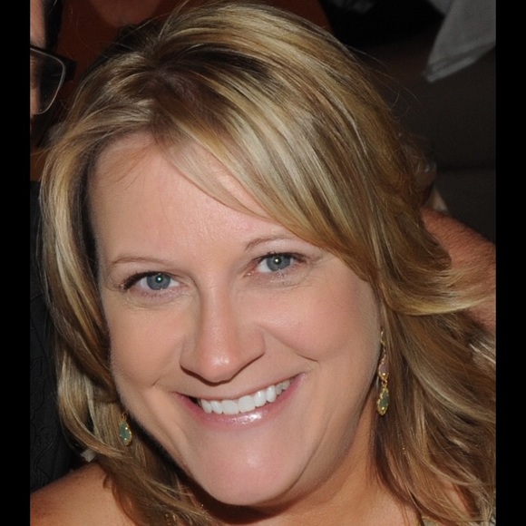 Meet your Posher, Lisa - Picture 1 of 1